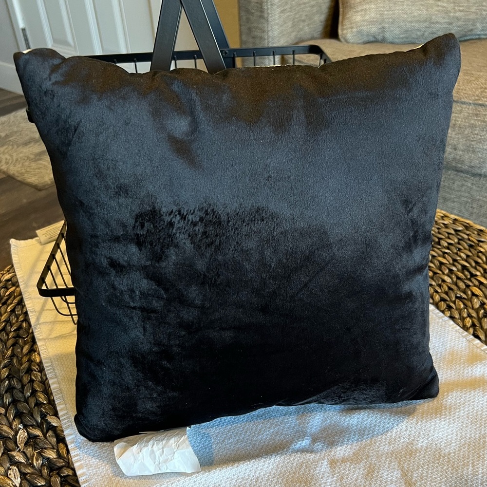 2023 Target Bullseye Black Cat Throw Pillow - Picture 3 of 4